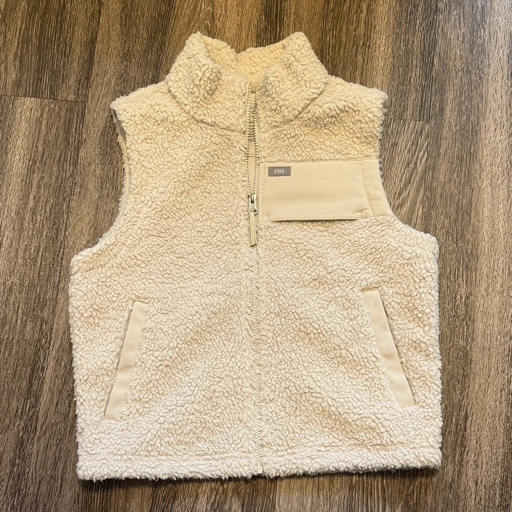 Women’s Figs Sherpa Vest